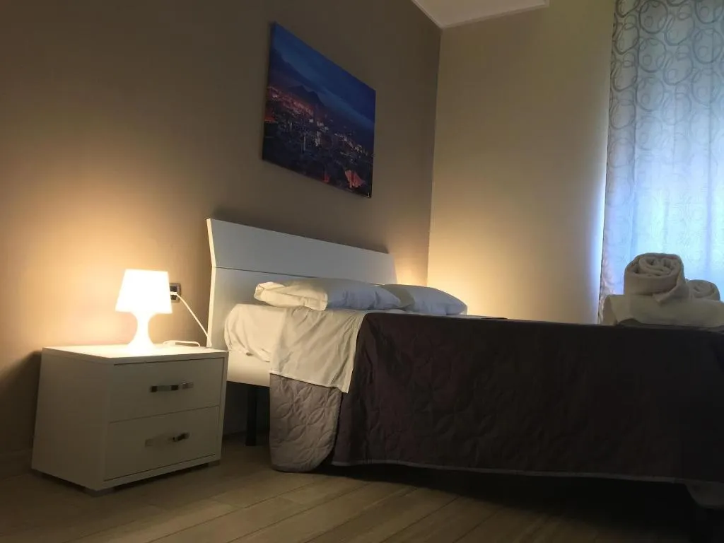 Room, B B Metropolitan, Naples