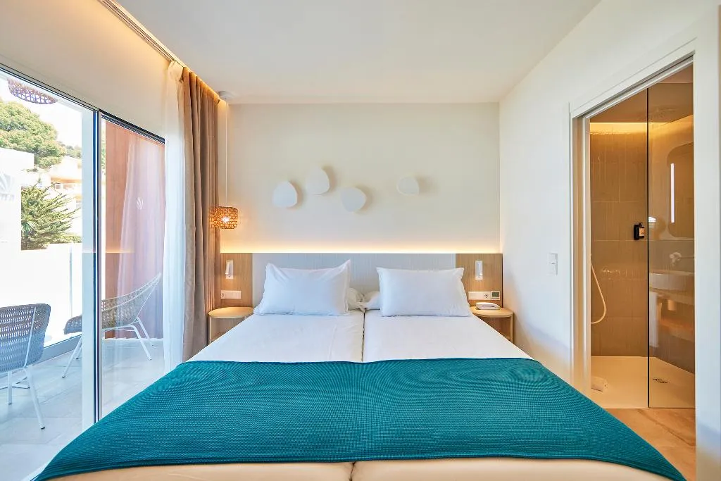 DOUBLE SINGLE USE STANDARD Room, Universal Hotel Aquamarin, Majorca