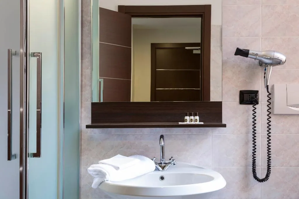 DOUBLE STANDARD Room, B&B Hotel Roma Trastevere, Rome
