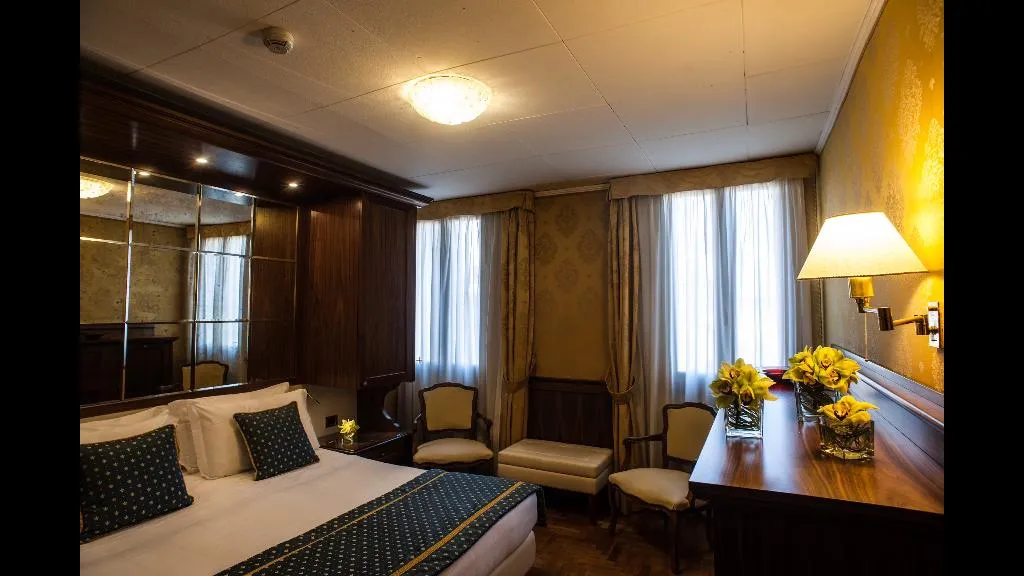 DOUBLE STANDARD Room, Pensione Wildner, Venice