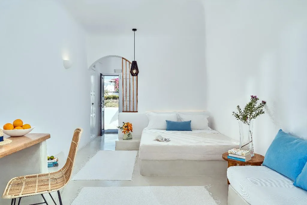 DOUBLE WITH VIEWS Room, Finikia Memories (ex Finikia's Place), Santorini