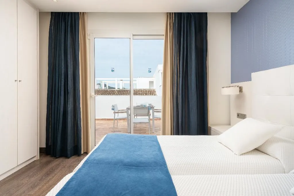 SUITE SUPERIOR CAPACITY 3 Room, Hotel Calabona, Majorca