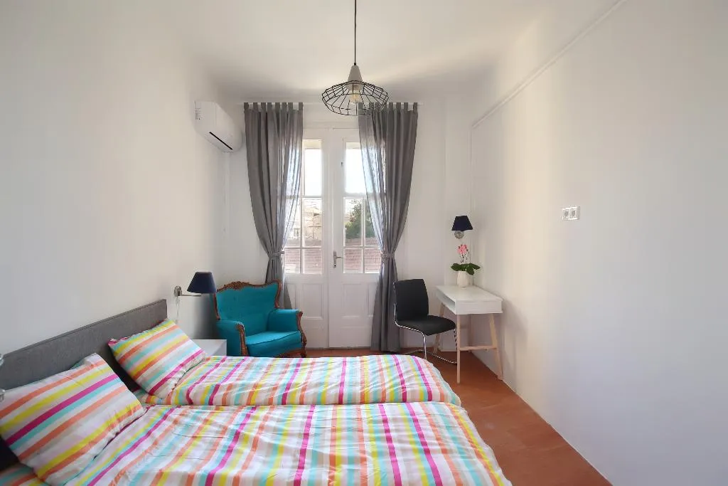 DOUBLE WITH SHARED BATHROOM Room, M Hostel Musala, Varna