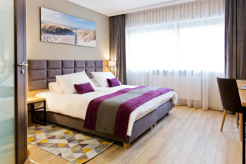Double or Twin STANDARD Room, Conrad Comfort Hotel, Krakow