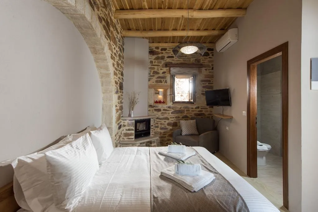 SUITE SUPERIOR WITH BALCONY Room, Lameriana Secret Village, Crete