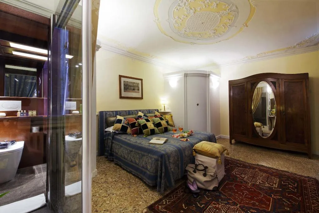 DOUBLE DELUXE KING BED Room, Palazzetto Pisani, Venice