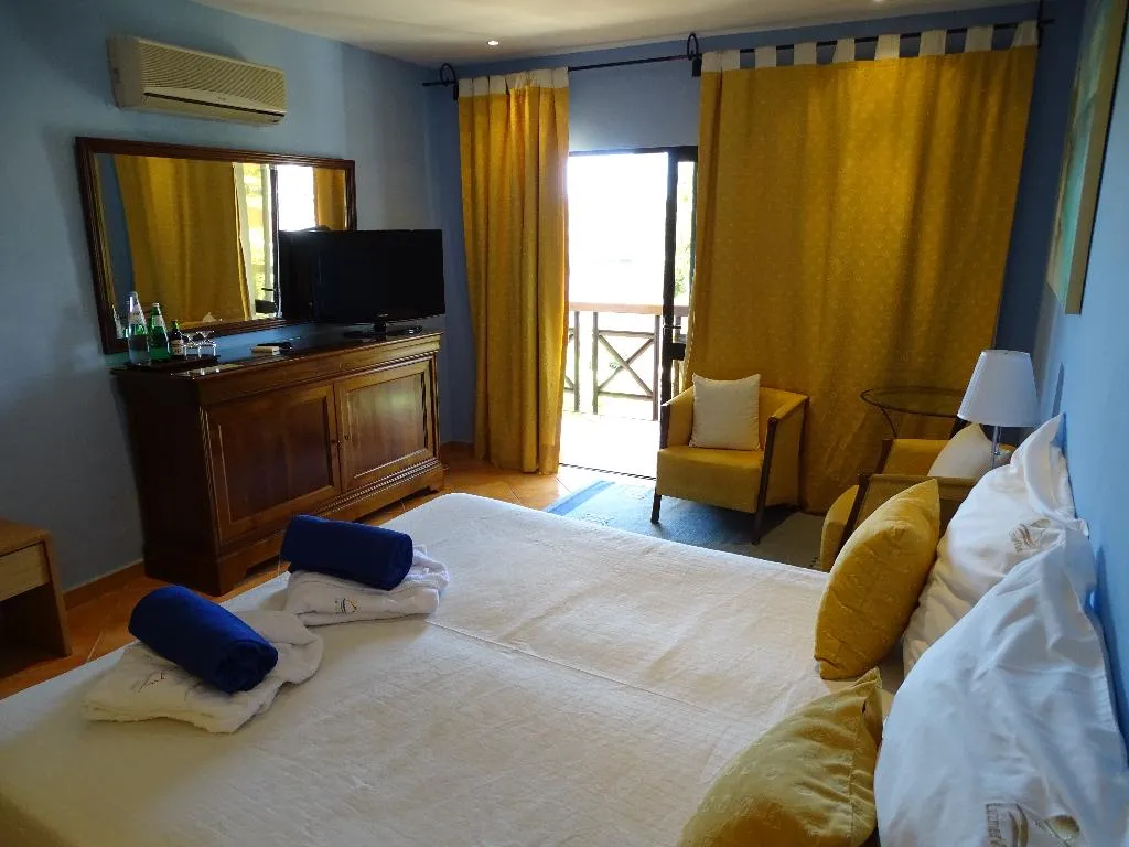 SINGLE SUPERIOR SIDE SEA VIEW Room, Luzmar Villas, Algarve