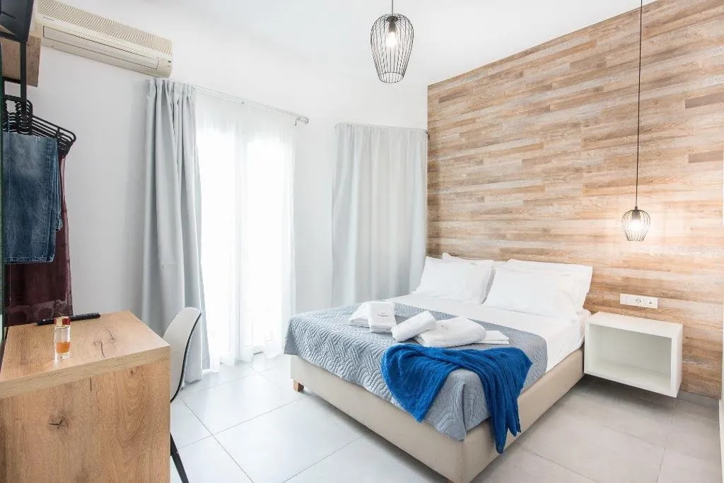 Room, Ria, Crete