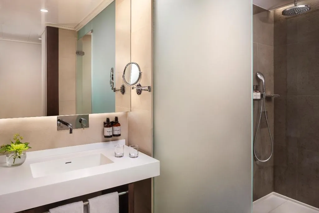 DOUBLE SUPERIOR Room, NH Collection Barcelona Gran Hotel Calderón, Barcelona