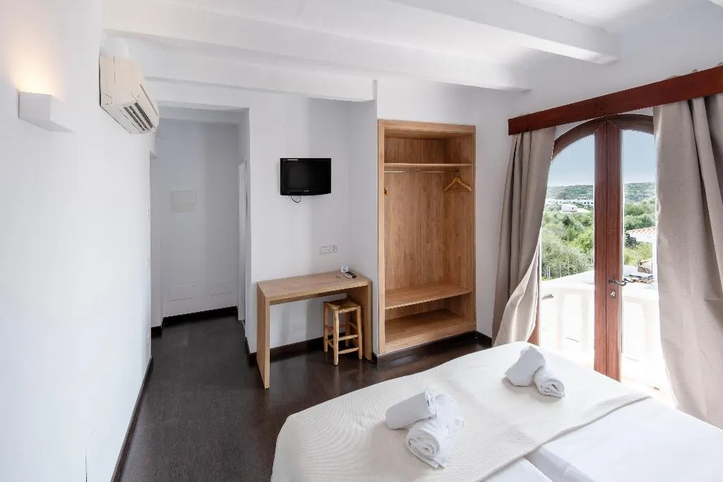 DOUBLE BASIC Room, Castell de Lô, Menorca