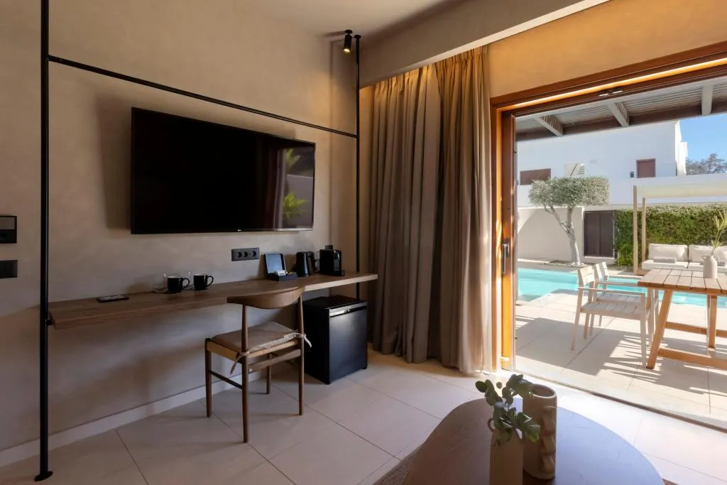 SUITE WITH PRIVATE POOL Room, Aulus Lindos Rhodes, Curio Collection by Hilton, Rhodes