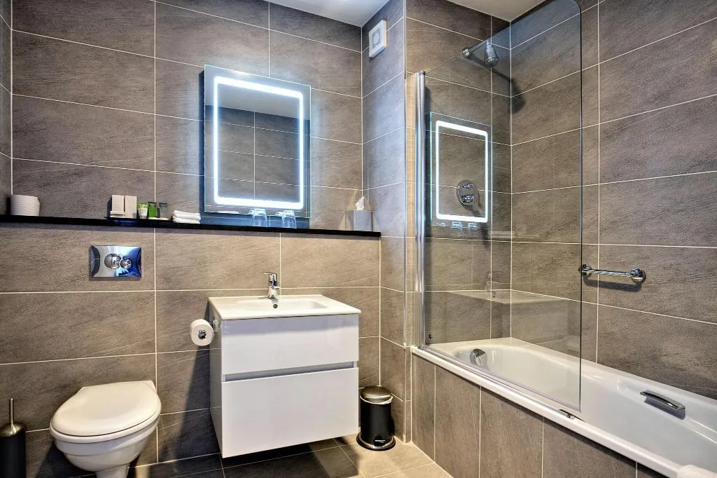 DOUBLE EXECUTIVE KING BED Room, Sandymount Hotel, Dublin