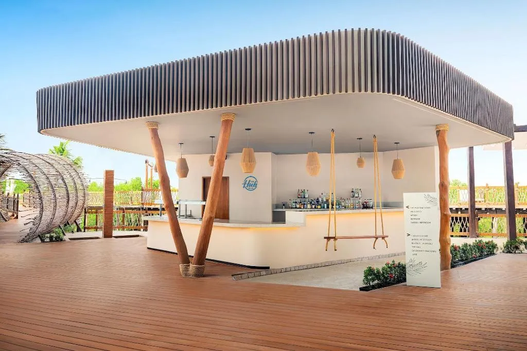 Sports and Entertainment, Hyatt Vivid Grand Island, Cancun Area