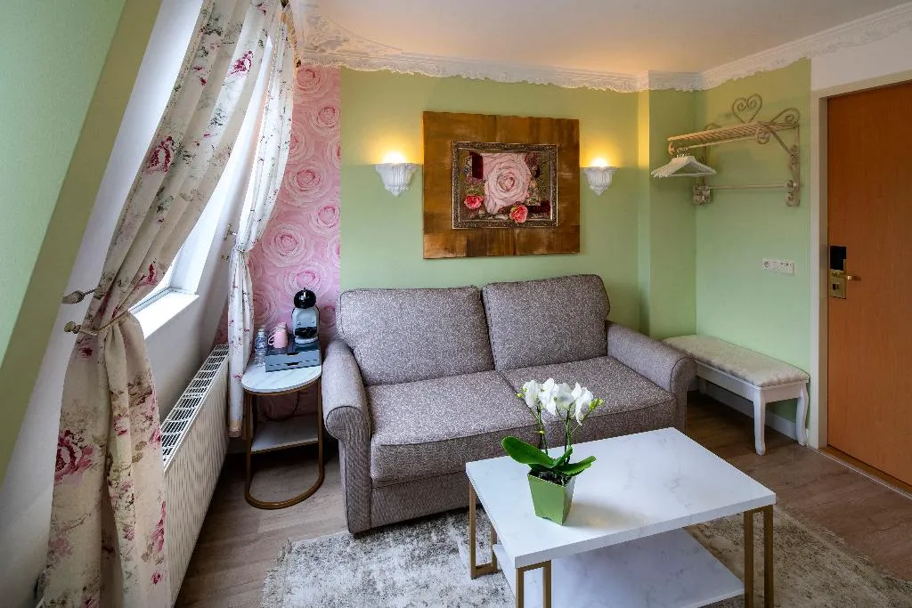 FAMILY ROOM STANDARD Room, Hotel Jupiter, Amsterdam