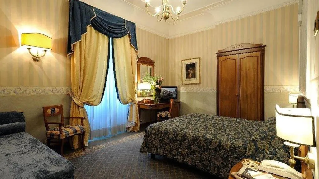 Room, Giulio Cesare, Rome