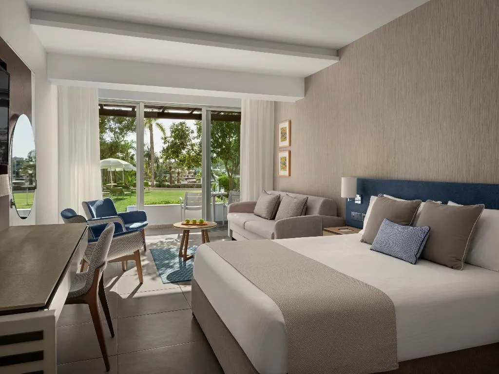FAMILY ROOM POOL VIEW Room, Mediterranean Beach, Cyprus