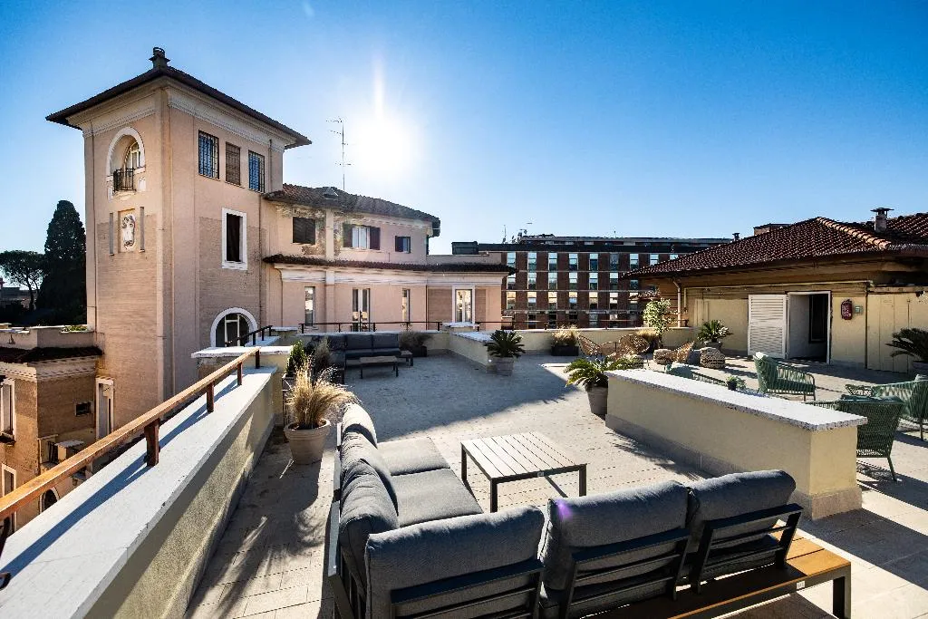 Terrace, The Cross, Rome