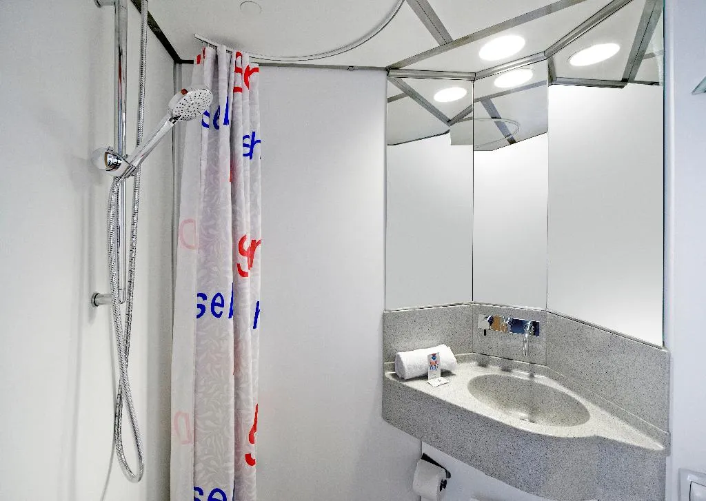 DOUBLE SINGLE USE DELUXE Room, Cabinn Metro, Copenhagen