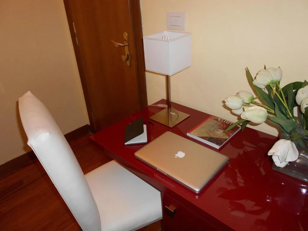 TWIN STANDARD Room, Minerva, Milan