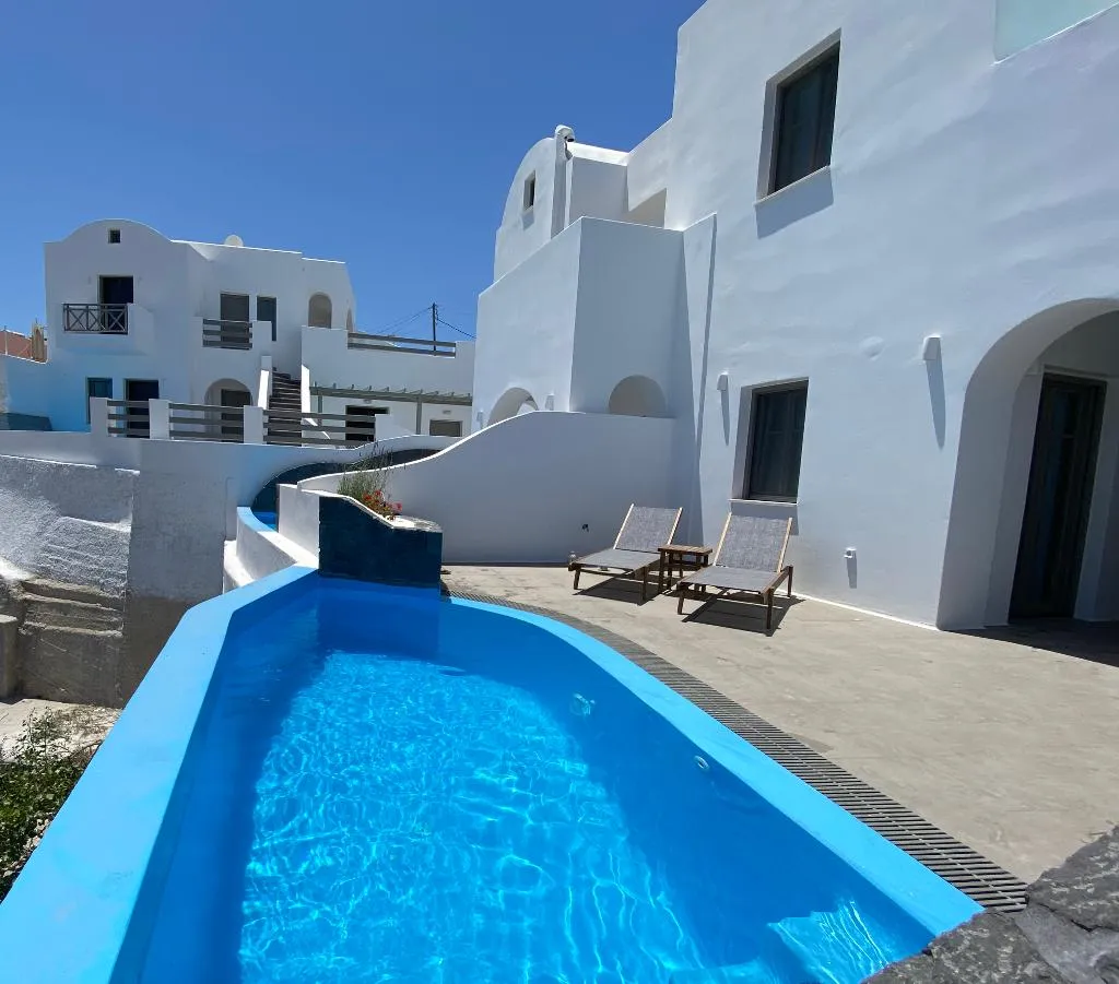 SUITE WITH PRIVATE POOL Room, Amphitrite Suites Santorini, Santorini