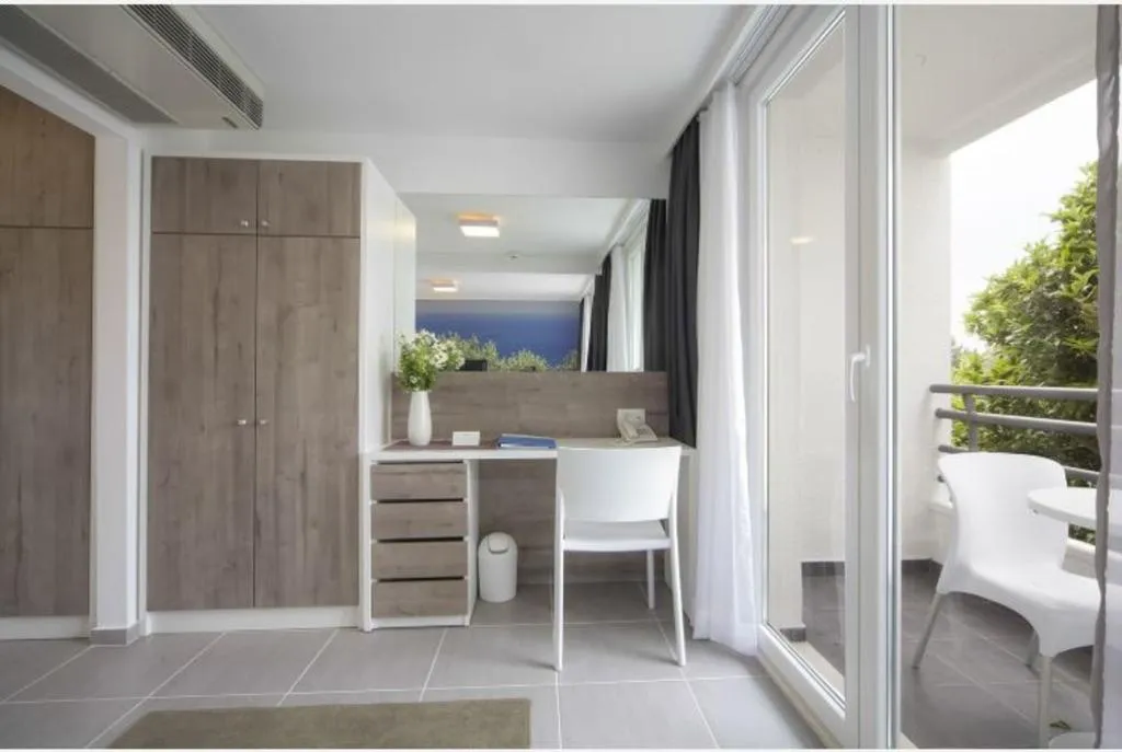FAMILY ROOM ANNEX Room, Bluesun hotel Neptun, Split