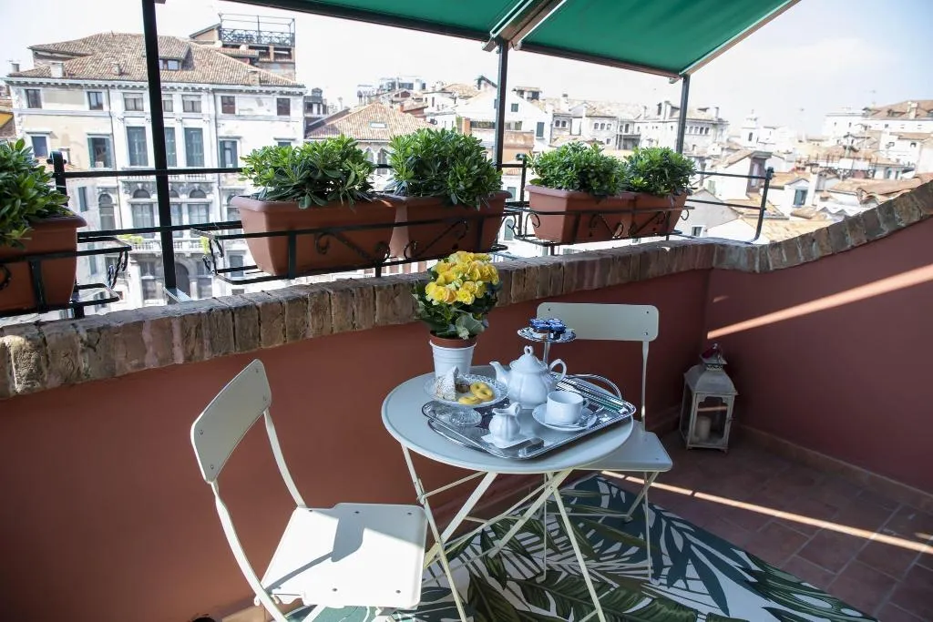 APARTMENT STANDARD Room, Palazzo Paruta, Venice