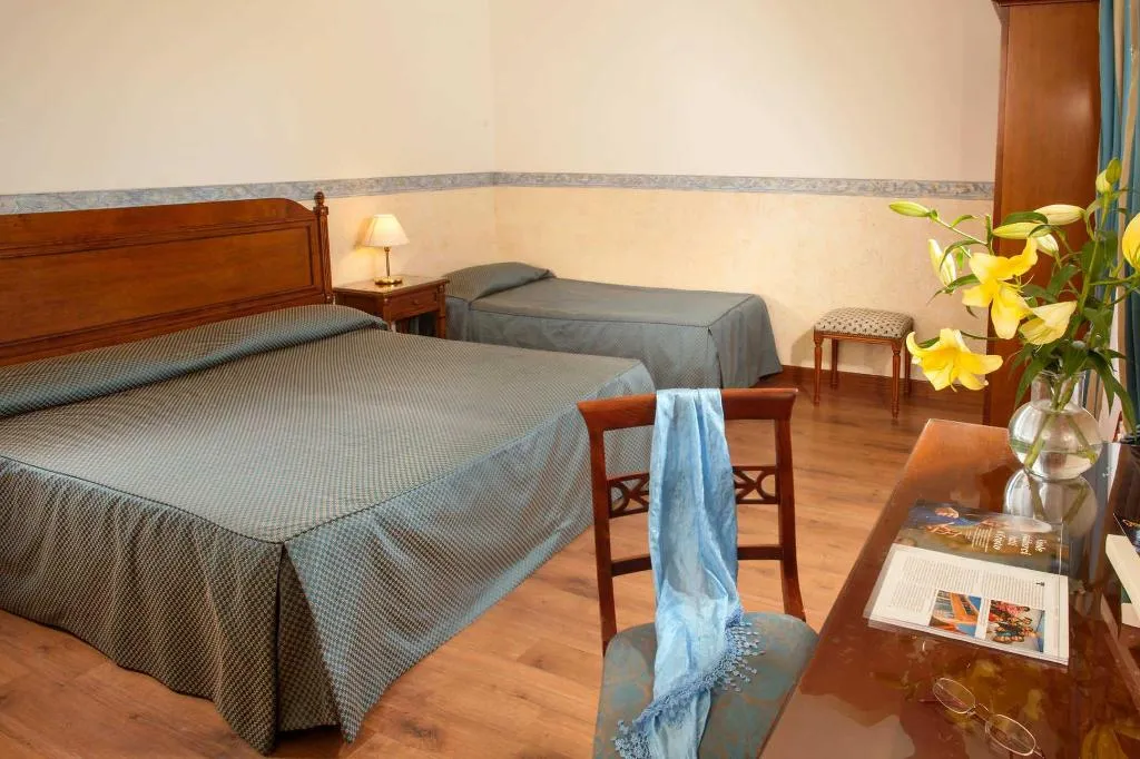 QUADRUPLE STANDARD Room, Alessandrino, Rome