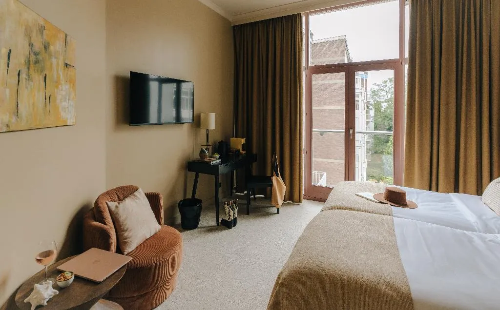 TWIN SUPERIOR Room, Hotel Omega, Amsterdam