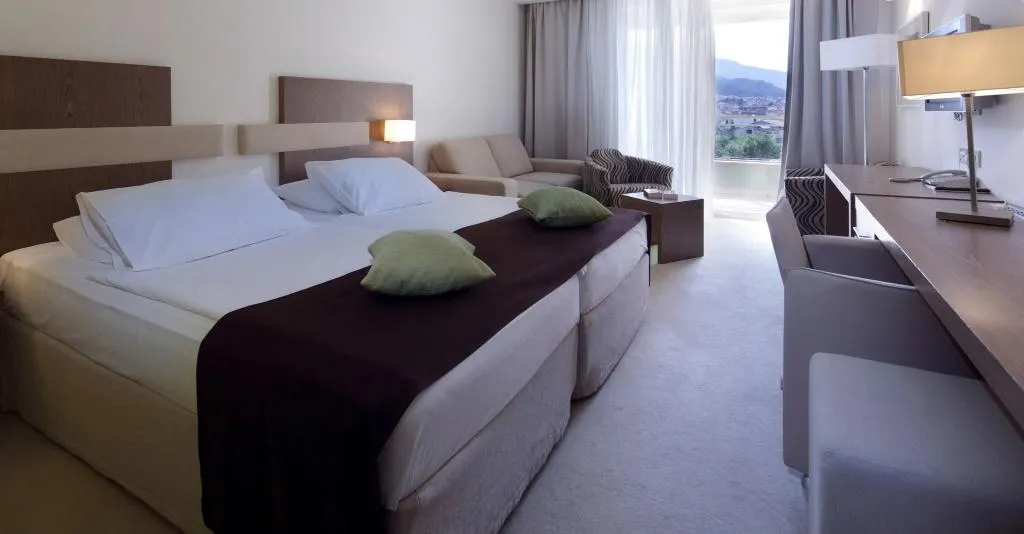 DOUBLE SUPERIOR MOUNTAIN VIEW Room, Park, Split