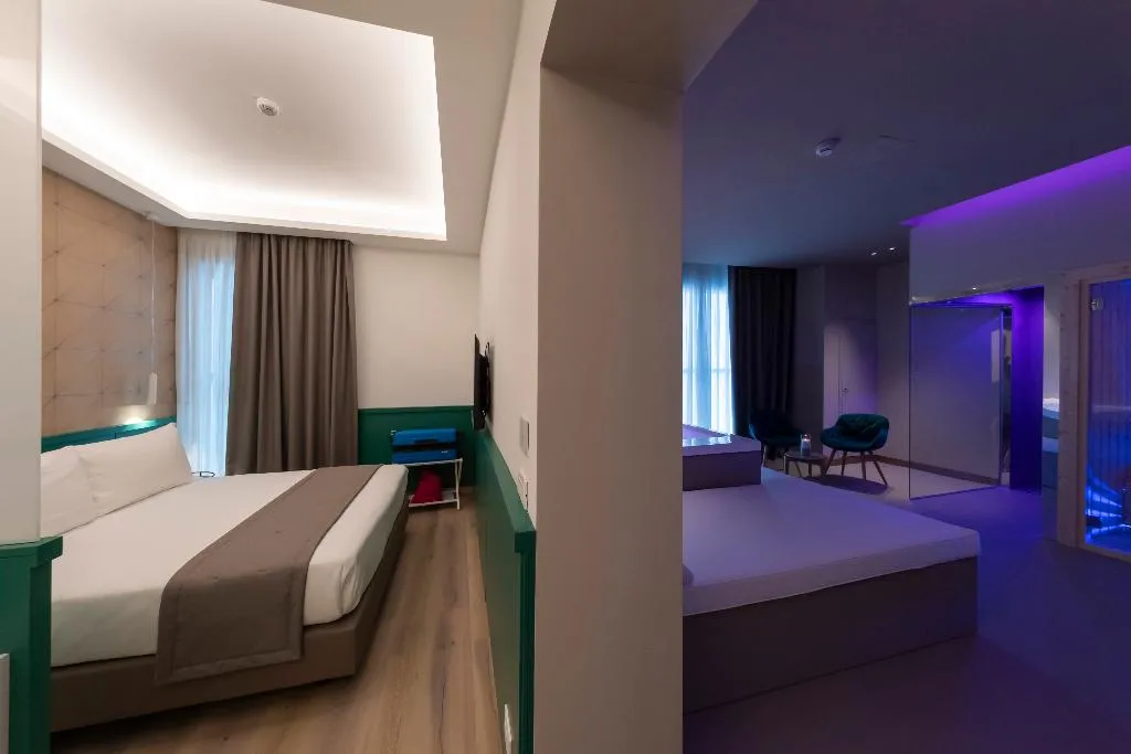 JUNIOR SUITE WITH JACUZZI Room, Smart Hotel - Naples Harbour, Naples