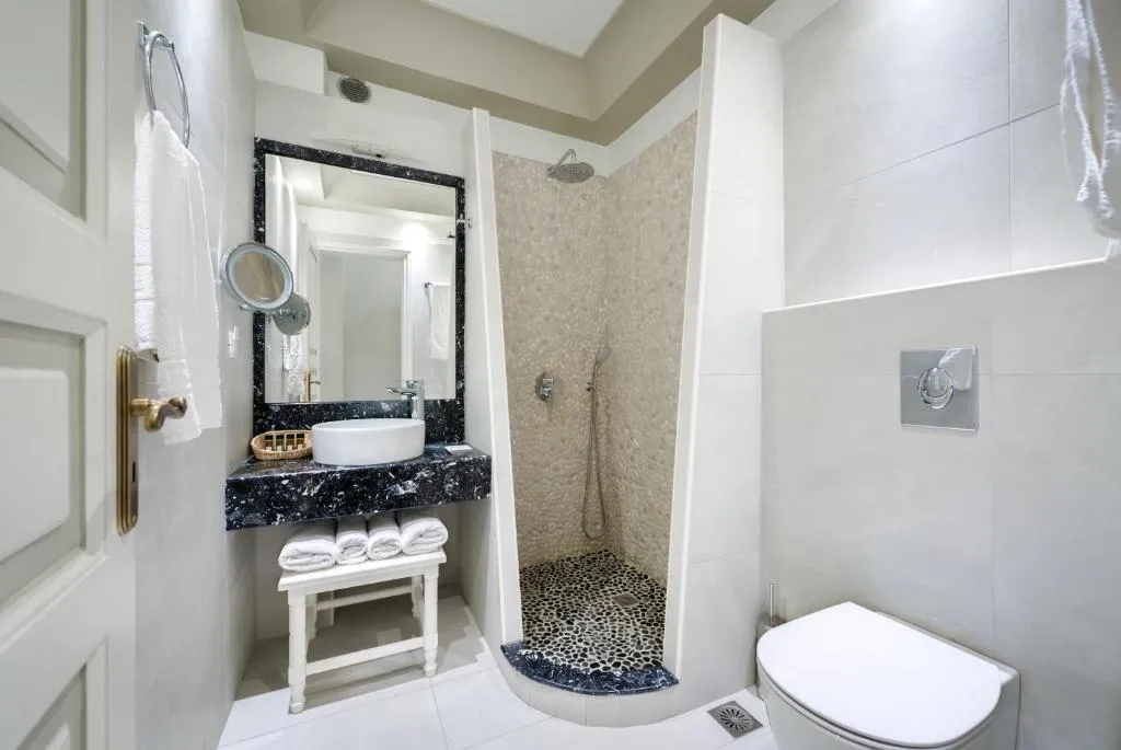 Double or Twin SUPERIOR Room, Zephyros, Santorini