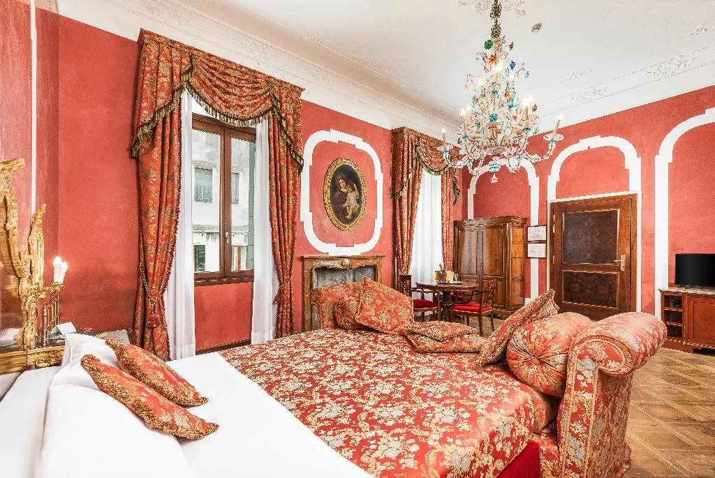 Room, San Moise, Venice