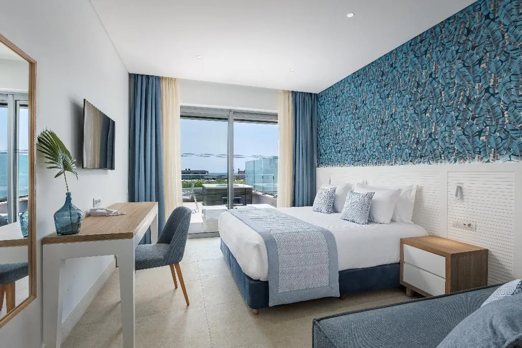 Double or Twin WITH JACUZZI Room, Blue Lagoon Queen, Halkidiki
