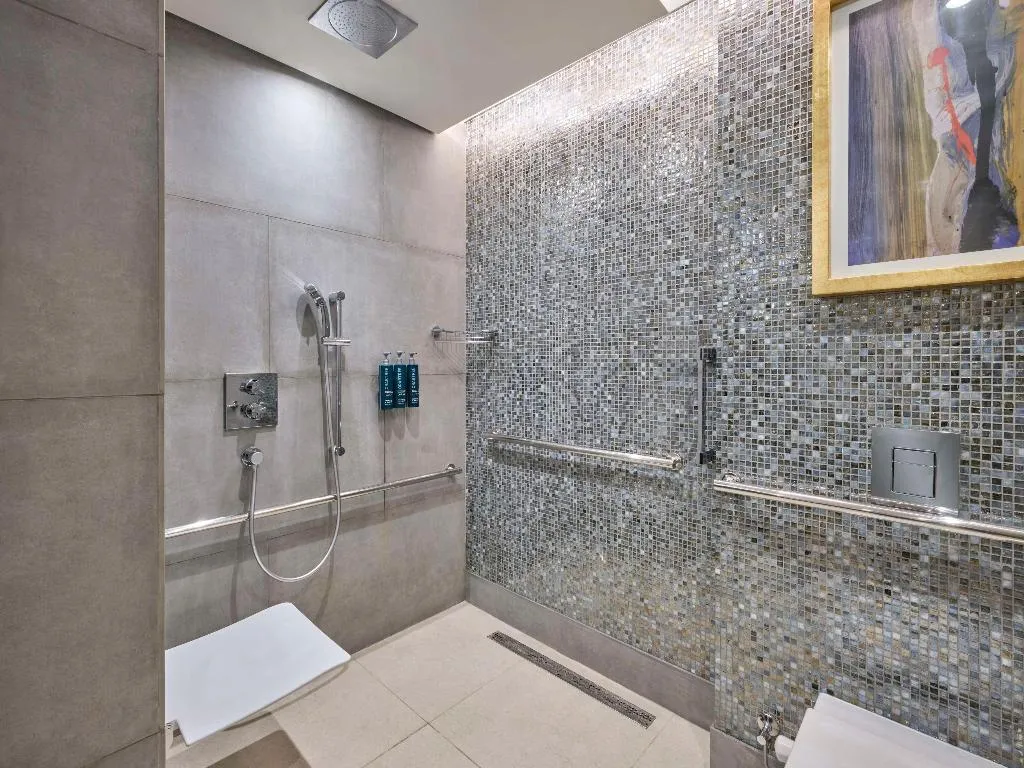 DOUBLE Accessible KING SIZE BED Room, Hilton Cairo Nile Maadi, Cairo