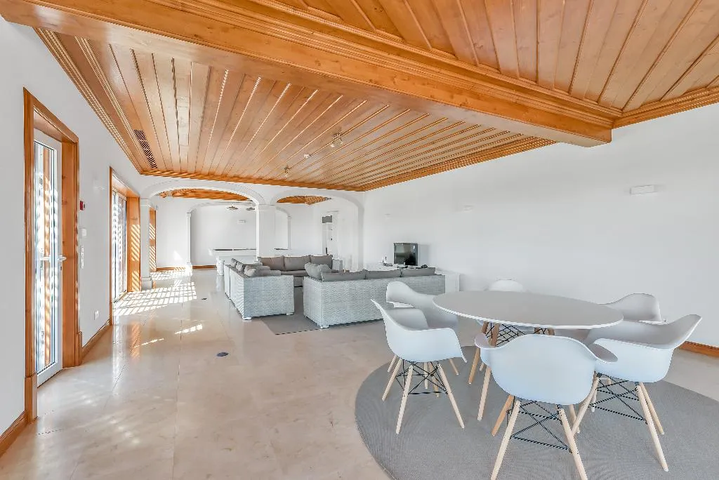 VILLA FIVE BEDROOMS WITH PRIVATE POOL Room, Shantivillas, Algarve