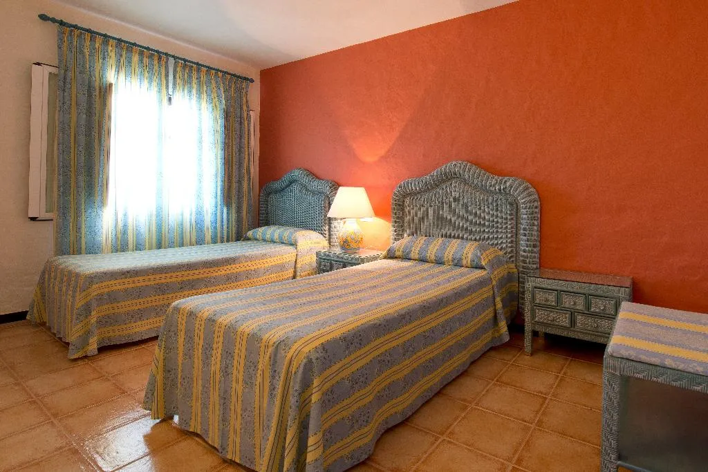 FAMILY ROOM STANDARD Room, Bluebay Banús, Costa Del Sol