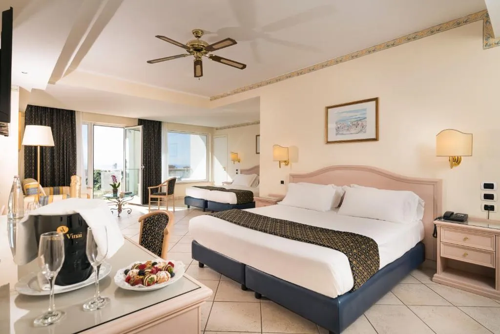 SUITE SEA VIEW WITH BALCONY Room, Sant Alphio Garden Hotel & SPA, Catania