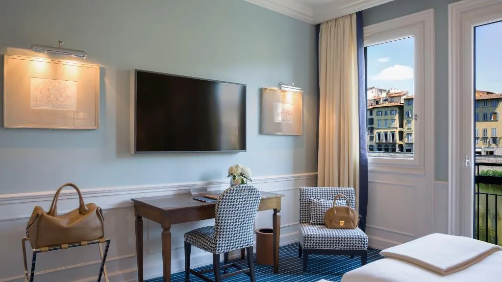 STUDIO RIVER VIEW Room, Hotel Lungarno, Florence