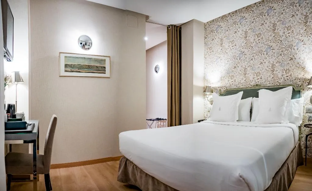 Room, Hotel Meninas, Madrid