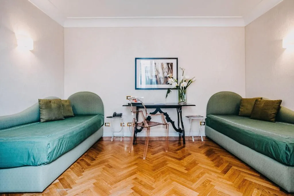 TWIN CLASSIC Room, Costantinopoli 104, Naples