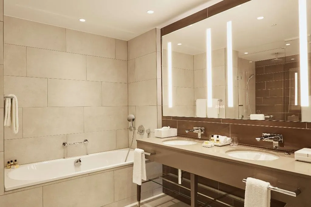 Room, Hyatt Regency Amsterdam, Amsterdam