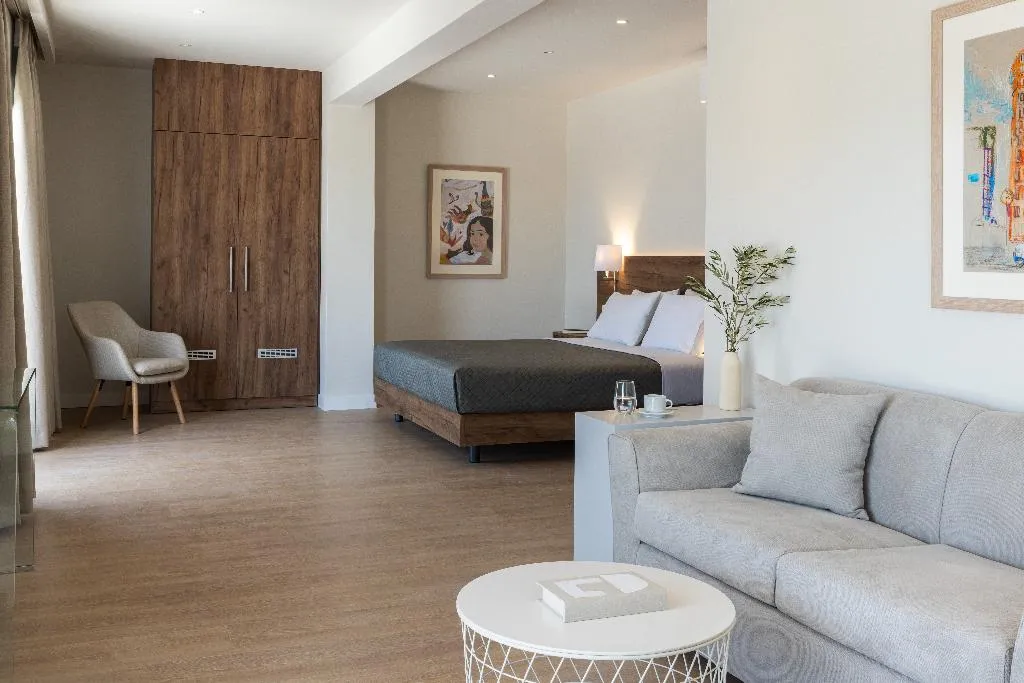 SUITE STANDARD Room, Gallery Port Tower Piraeus, Athens