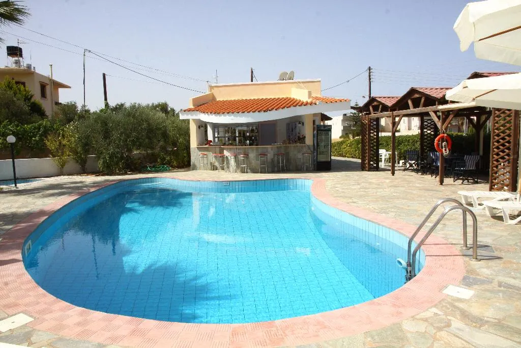 Pool, Mari Evans Apartments, Crete