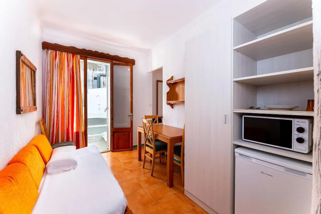 Room, Hostal San Francisco - Portocolom, Majorca