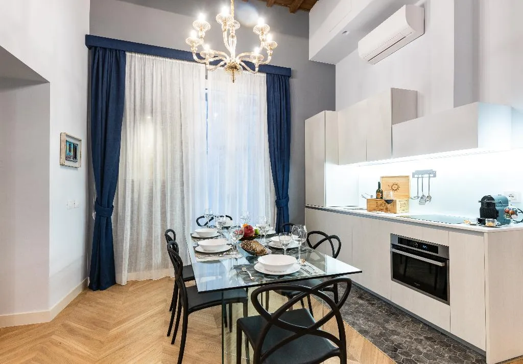 APARTMENT CAPACITY 6 Room, Kairos by Florence Art Apartments, Florence