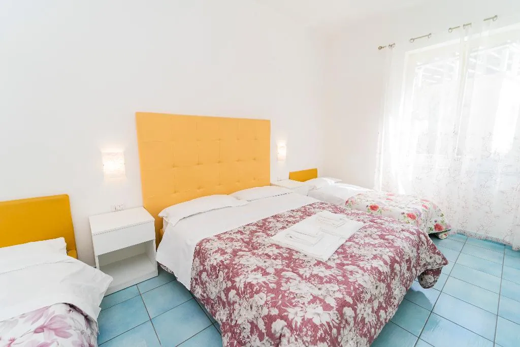 QUADRUPLE STANDARD Room, La Casa Di Aurora, Naples