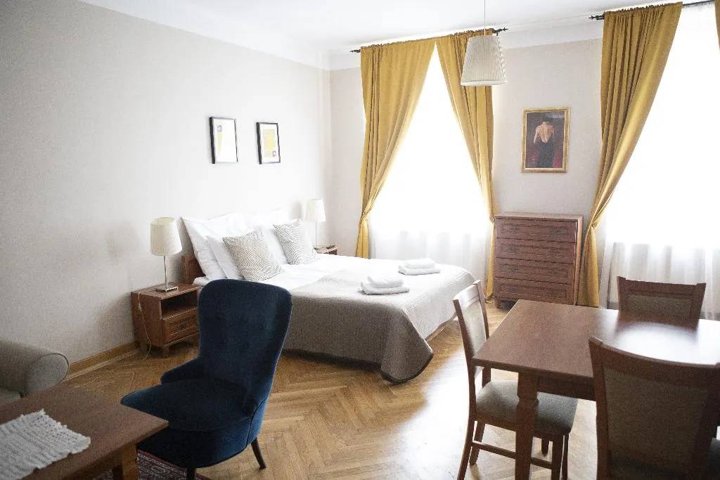 FAMILY ROOM TWO BEDROOMS Room, Gołębia 8 Residence, Krakow