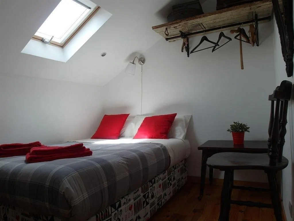 Room, Santosweethome 1, Lisbon