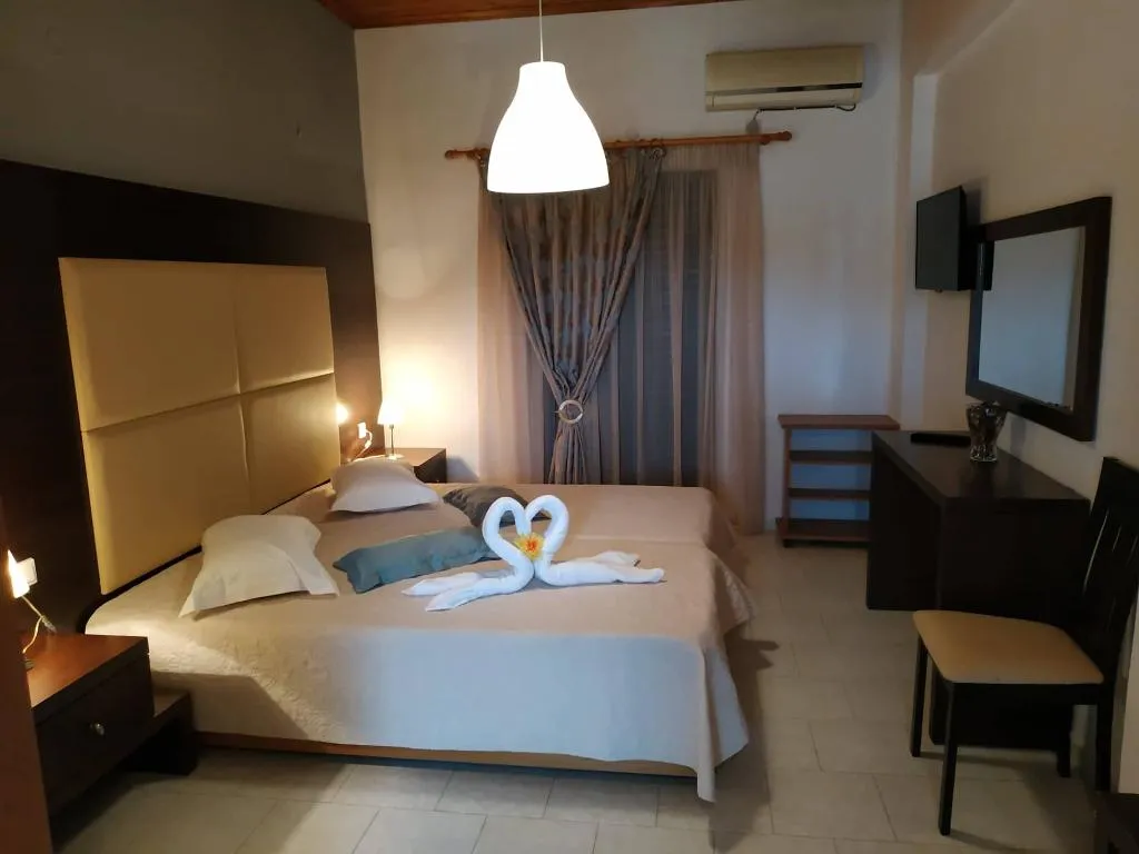 STUDIO STANDARD Room, Eleni's Garden & Castello Suites, Zante