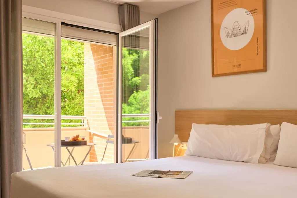DOUBLE WITH BALCONY Room, Rooms Ciencias, Valencia